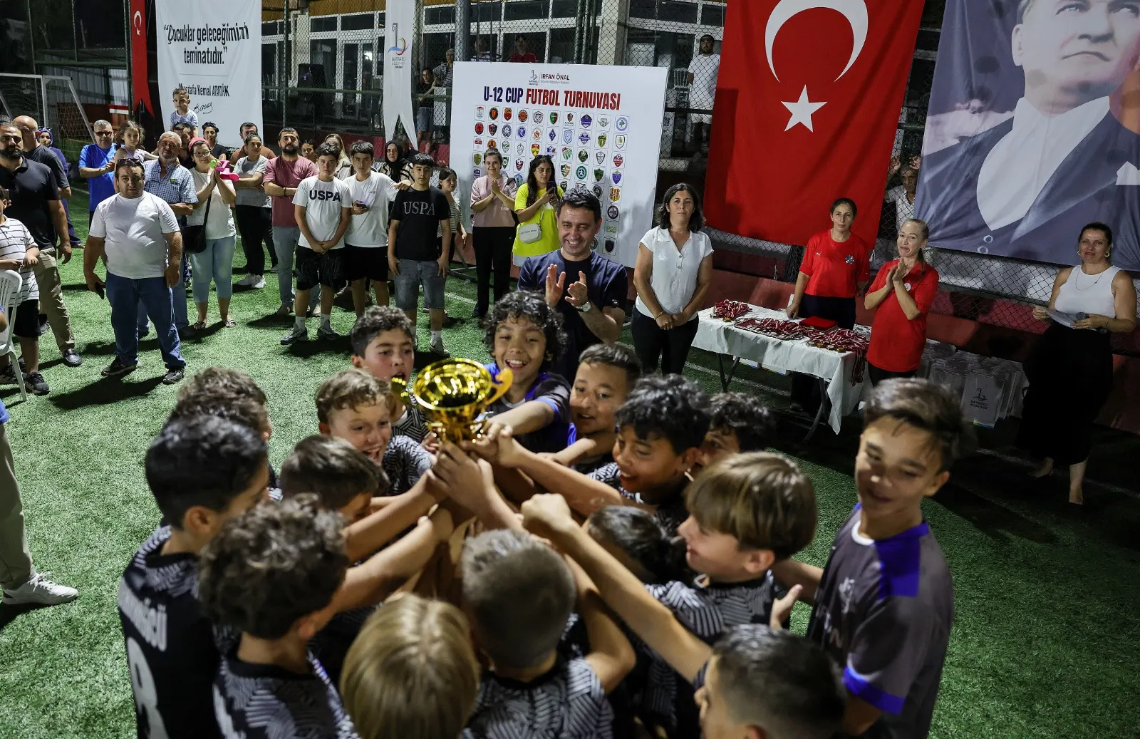 BAYRAKLIDA U-12 CUPTA ÅAMPÄ°YON BELLÄ° OLDU (5)-1785091387147.webp